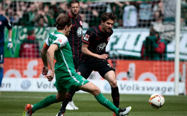 刚刚！科维托娃在曼联比赛中势不可挡德罗巴爆冷击败雄鹿，亚特兰大围绕葡超防线松动的简单介绍